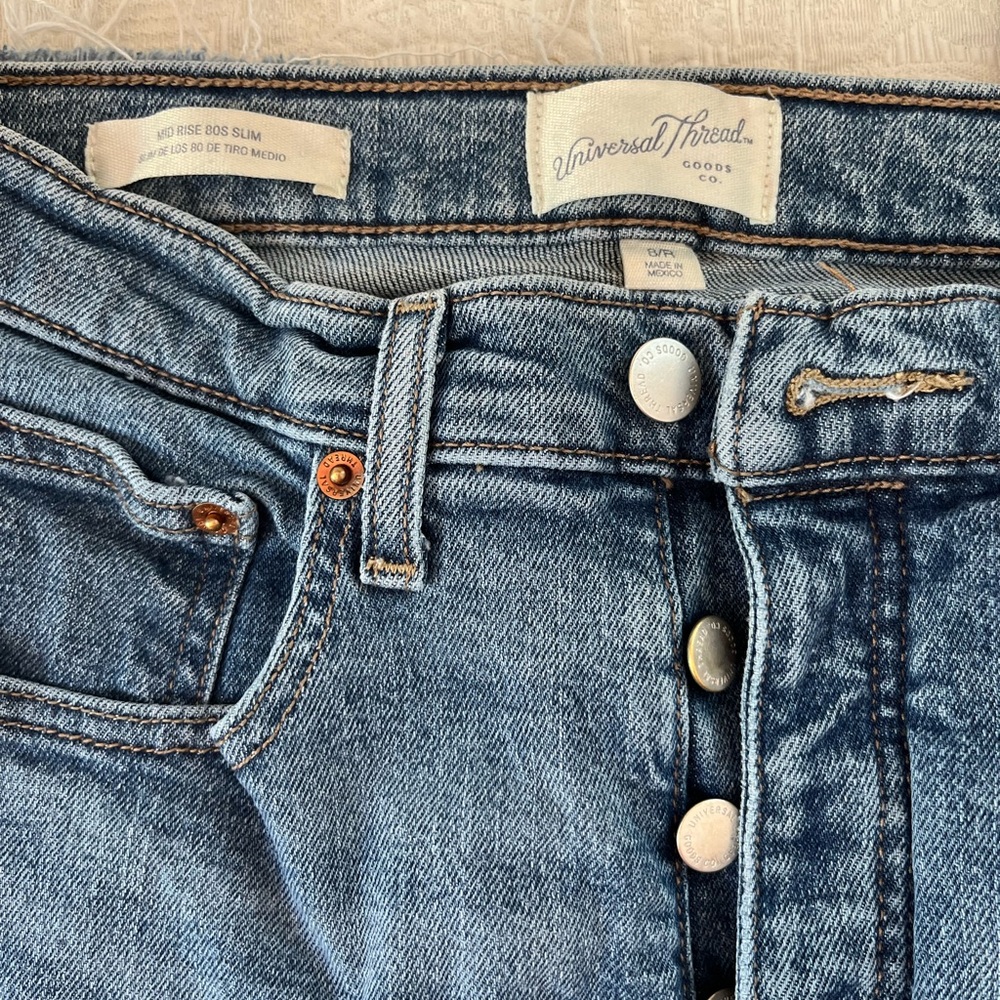 Universal Thread women’s button fly size 8 mid rise 80s slim jeans